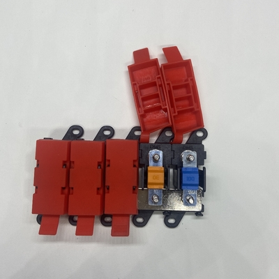 Una en múltiples combinación de cerrojos pequeños fijo portafusibles