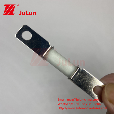 Las características de la serie de fusibles EV Construcción atornillada Específicamente 750VDC 10A 25A 50A