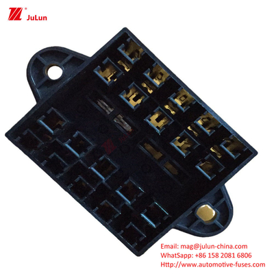 Partes de automóviles Terminal de protección de circuito electrónico Corriente 32V30A-500A Portador de fusible automático Contacto de cobre 30A-500A