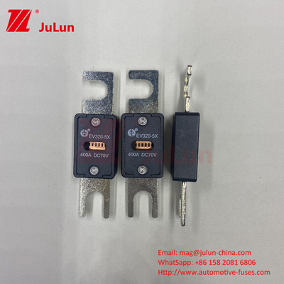 Se trata de un vehículo eléctrico EV320-5X-225A 70VDC Voltage Automotive Fuse For EV Charging System M6 M8