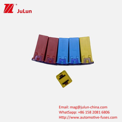 Cigarro encendedor 495 caja de fusibles 20A30A40A50A60 Importado cuadrado de enchufe externo