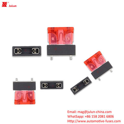Caja de fusibles de dimensiones exteriores para automóviles 32V Contactos de cobre nominal
