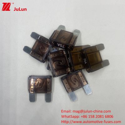 60A Producción de fusibles para cuchillas de automóviles con material de latón PA66