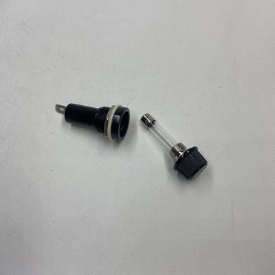 6*30mm Panel montado en el portador del fusible Tipo de perno Diseño impermeable para maquinaria