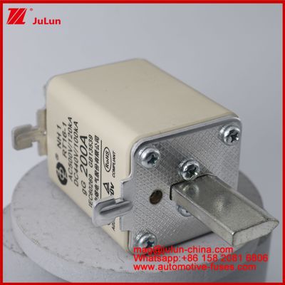 NH1 RT16-1 200A AC500V 120KA DC 440V 100KA Automóvil Cerámica Auto Fuses Cuchilla montada Para vehículos EV / HEV Pequeño tamaño Protección de cortocircuito de corriente nominal alta