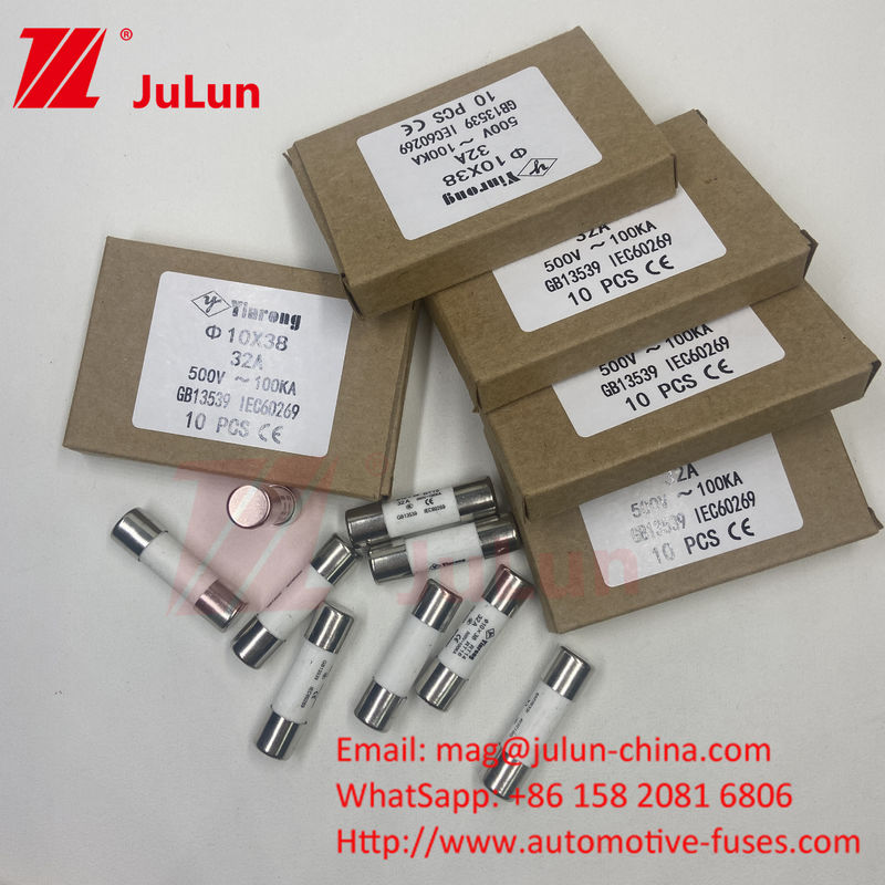 32A 10*38mm 15A 690VDC 1000VDC Panel montaje de fusible solar fotovoltaico para una protección robusta de la cadena fotovoltaica