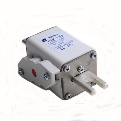 Los vehículos eléctricos del tránsito del carril envían el fusible automotriz de cerámica RS306 1250V de la electricidad