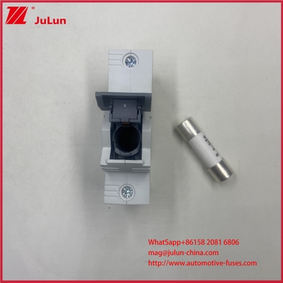 Fusiles fotovoltaicos solares de 63A 22*58 mm con voltaje operativo nominal DC1000V y tensión de resistencia de impulso nominal de 6 KV